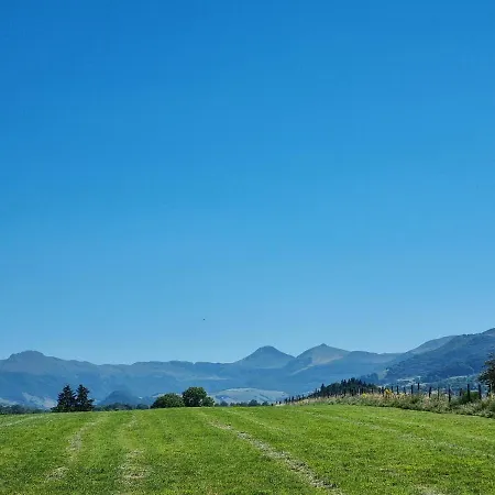 Au Coeur Du Volcantal Guest house 3*