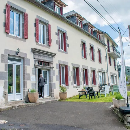 Au Coeur Du Volcantal Guest house *