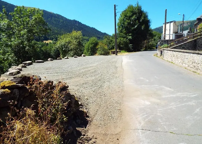 Au Coeur Du Volcantal 3*