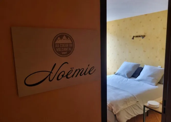 Гостевой дом Au Coeur Du Volcantal 3*